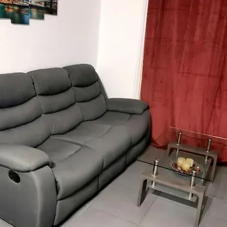 A Lovely And Quite Place Share Room