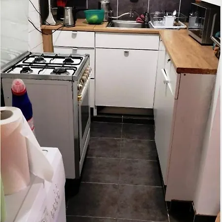 A Lovely And Quite Place Share Room Apartament *