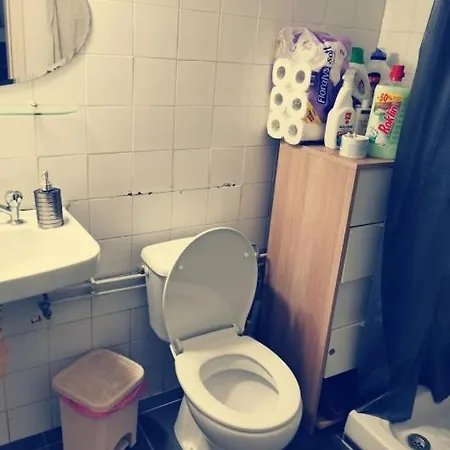 A Lovely And Quite Place Share Room *